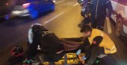 Otomobil motosikletli sürücüye çarptı: 1 yaralı