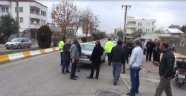 Otomobil öğrencilere çarptı