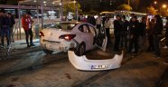 Otomobil önce bisikletliye sonra tramvay durağına daldı: 1 ölü