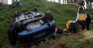 Otomobil tarlaya uçtu: 1 ölü, 2 yaralı!