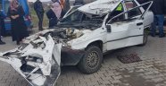 Otomobil tıra arkadan çarptı: 2 yaralı