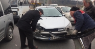Otomobil tıra arkadan çarptı
