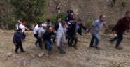 Otomobil uçuruma yuvarlandı: 2 yaralı