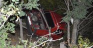 Otomobil uçuruma yuvarlandı: 3 yaralı