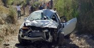 Otomobil uçuruma yuvarlandı: 4 yaralı