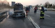 Otomobil yandı otoyol trafiğe kapandı
