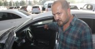 Otomobilin camını kırıp 39 bin lirayı çaldılar