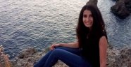 Otomobilin çarptığı genç kadın öldü
