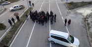 Otomobilin çarptığı motosikletli yaralandı
