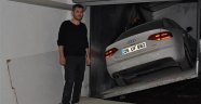 Otomobilini 1 yıldır asansörden çıkaramıyor