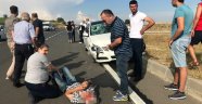 Otomobille çarpışan motosikletli yaralandı