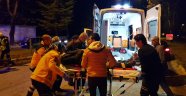 Otomobille çarpışan motosikletli yaralandı