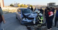 Otomobiller kafa kafaya çarpıştı