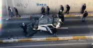Otoyolda sıkıştırılan otomobil köprüden uçtu: 5 yaralı