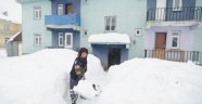 Ovacık'ta kar kalınlığı 2 metreye kadar ulaştı