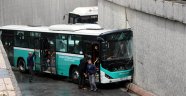 Özel halk otobüsü alt geçitte kaza yaptı: 8 Yaralı
