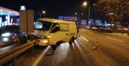 Panelvan minibüs bariyerlere çarptı: 1 yaralı