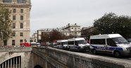 Paris'te polis merkezine düzenlenen saldırıda 4 polis öldü