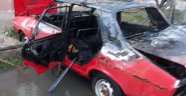 Park halindeki otomobil alev topuna döndü