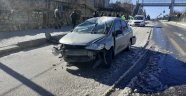Patlayan su borusu kazaya neden oldu