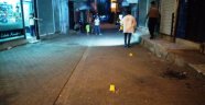 Pişkin hırsız dükkan sahibi ve 2 oğlunu vurdu: 1 ağır 3 yaralı