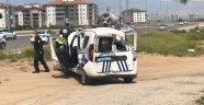Polis aracı ile otomobil çarpıştı: 3 yaralı