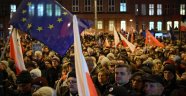 Polonya'da on binler yine sokaklarda
