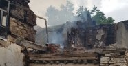 Pütürge'de yangında bir ev küle döndü