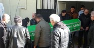 Refüje çarpan otomobilin sürücüsü öldü