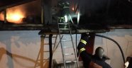 Rize'de korkutan çatı yangını