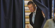 Romanya'da cumhurbaşkanlığı seçiminin ilk turunu Iohannis kazandı