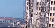 Rusya'da 2 inşaat işçisi iskele çökünce 9'uncu kattan yere çakıldı