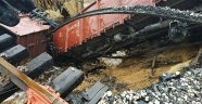 Rusya'da menfez çöktü, yük treni raydan çıktı