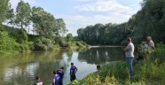 Sakarya Nehri'ne giren 13 yaşındaki çocuk suda kayboldu