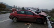 Sakarya'da otomobiller kafa kafaya çarpıştı: 4 yaralı