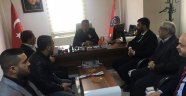 Samanlı'dan polislere karanfilli kutlama