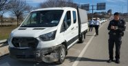 Samsun'da kamyonet bariyere çarptı: 2 yaralı
