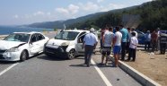 Samsun'da otomobil ile kamyonet çarpıştı: 8 yaralı
