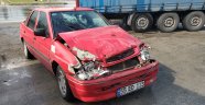 Samsun'da otomobil tıra çarptı: 1 yaralı