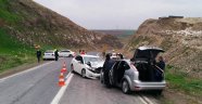 Şanlıurfa'da 3 otomobil çarpıştı: 7 yaralı