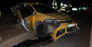 Şanlıurfa'da ticari taksi ile otomobil çarpıştı: 1'i ağır, 5 yaralı