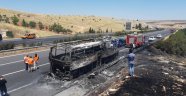 Şanlıurfa'da yolcu otobüsü yanarak kül oldu