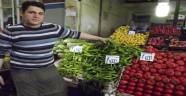 SEBZE FİYATLARI TÜKETİCİYİ SEVİNDİRİYOR