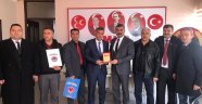 Şehit Derneğinden Avşar'a plaket