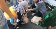 Servis aracının çarptığı yaya yaralandı