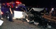 Seydikemer'de iki otomobil kafa kafaya çarpıştı: 9 yaralı