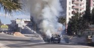 Seyir halindeki otomobil alev aldı