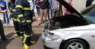 Seyir halindeki otomobil yandı
