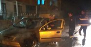 Seyir halindeki otomobil yandı