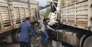Siirt'te iki tır çarpıştı: 2 yaralı